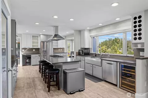 Kitchen - 16231 Valhalla Dr, Bothell, WA 98011 photo 3 of 4