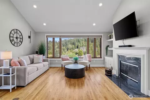 Living - 16231 Valhalla Dr, Bothell, WA 98011 photo 2 of 5