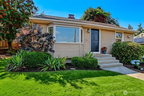 3243 22nd Ave W, Seattle, WA 98199