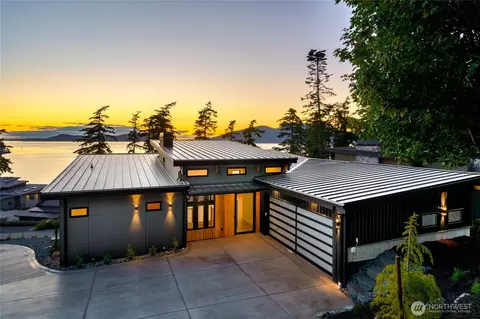 4209 Navigator Ln, Anacortes, WA 98221