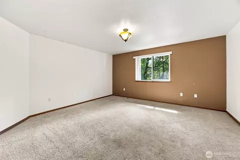 Bedroom - 25517 35th Ave E, Spanaway, WA 98387 photo 3 of 4