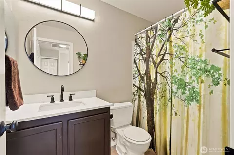 Bath - 5822 14th Dr W #B, Everett, WA 98203 photo 3 of 3