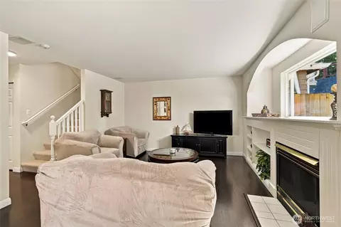 Living - 5822 14th Dr W #B, Everett, WA 98203 photo 1 of 5