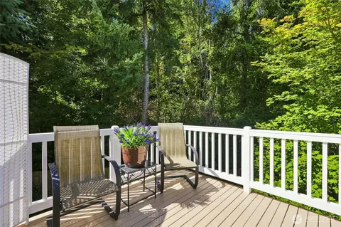 Exterior - 5822 14th Dr W #B, Everett, WA 98203 photo 4 of 8