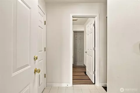 Entry Way - 5822 14th Dr W #B, Everett, WA 98203 photo 1 of 3