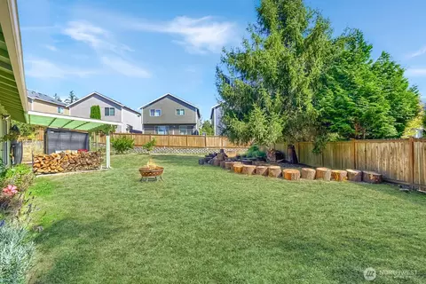 Exterior - 9307 3rd Pl SE, Everett, WA 98208 photo 4 of 4