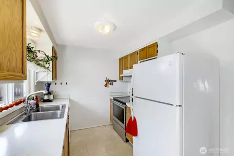 Kitchen - 9307 3rd Pl SE, Everett, WA 98208 photo 2 of 2