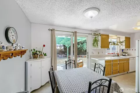 Dining - 9307 3rd Pl SE, Everett, WA 98208 photo 1 of 1