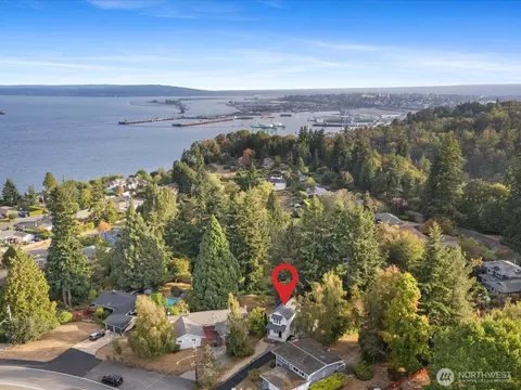 View/Area - 817 Olympic Blvd #B, Everett, WA 98203 photo 2 of 5