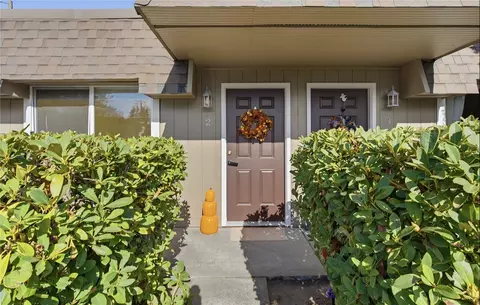 9811 Whitman Ave SW #2, Lakewood, WA 98499