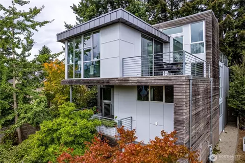 Exterior - 2112 N 46th St, Seattle, WA 98103 photo 3 of 13