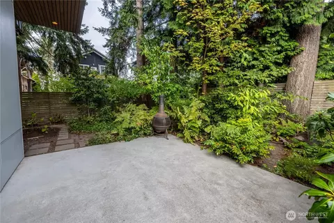 Exterior - 2112 N 46th St, Seattle, WA 98103 photo 10 of 13