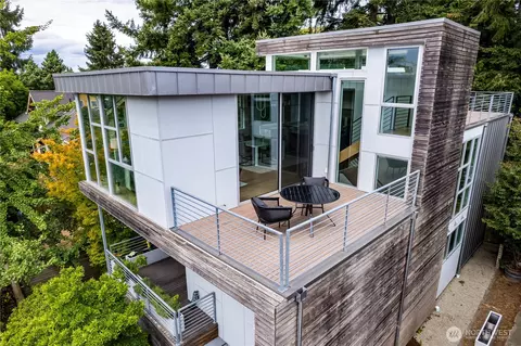 Exterior - 2112 N 46th St, Seattle, WA 98103 photo 4 of 13