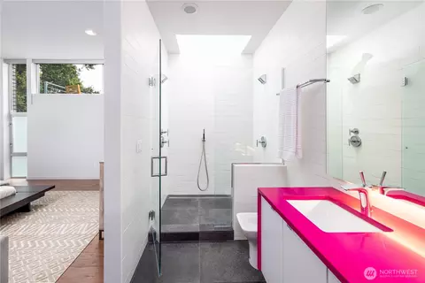 Bath - 2112 N 46th St, Seattle, WA 98103 photo 4 of 4