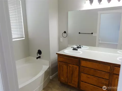 Bath - 18505 11th Ln E, Spanaway, WA 98387 photo 2 of 6