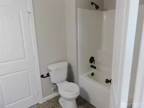Bath - 18505 11th Ln E, Spanaway, WA 98387 photo 5 of 6
