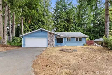 760 NW Firglade Dr, Bremerton, WA 98311
