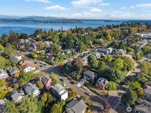 View/Area - 3205 E Pine St, Seattle, WA 98122 photo 1 of 2