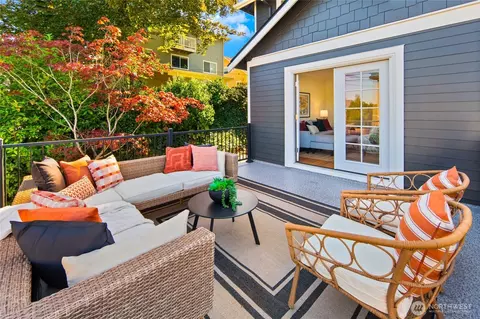 Exterior - 3205 E Pine St, Seattle, WA 98122 photo 6 of 10
