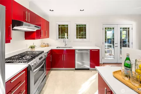 Kitchen - 3205 E Pine St, Seattle, WA 98122 photo 2 of 2