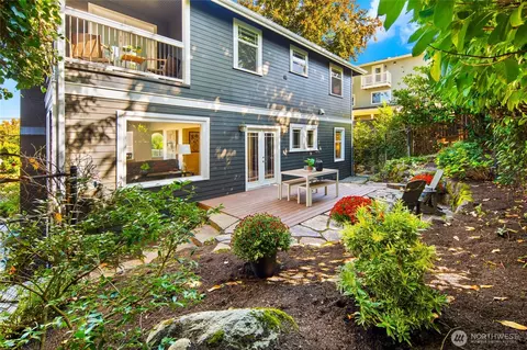 Exterior - 3205 E Pine St, Seattle, WA 98122 photo 4 of 10