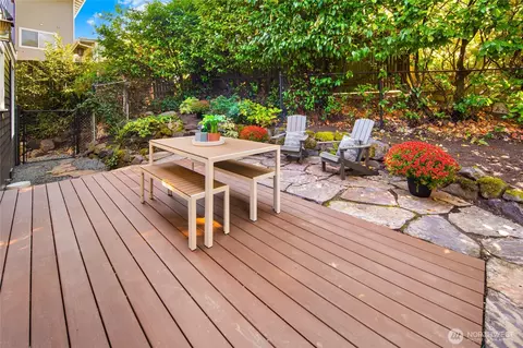 Exterior - 3205 E Pine St, Seattle, WA 98122 photo 8 of 10