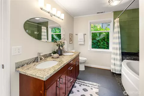 Bath - 3205 E Pine St, Seattle, WA 98122 photo 2 of 4