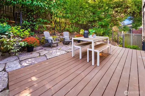 Exterior - 3205 E Pine St, Seattle, WA 98122 photo 3 of 10