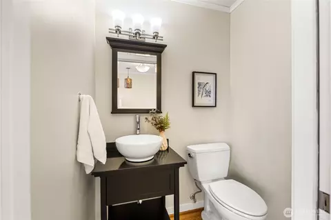 Bath - 3205 E Pine St, Seattle, WA 98122 photo 1 of 4