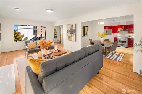 Living - 3205 E Pine St, Seattle, WA 98122 photo 3 of 5