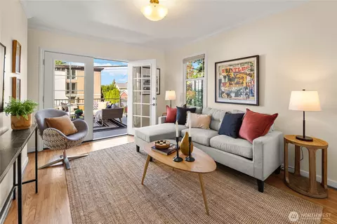 Living - 3205 E Pine St, Seattle, WA 98122 photo 5 of 5