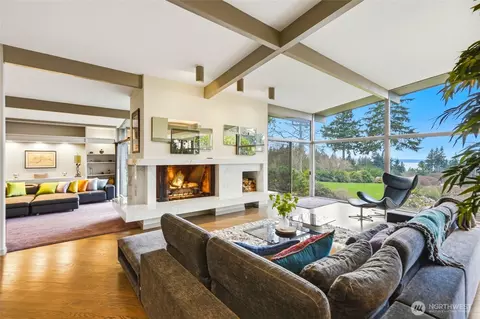 Living - 316 Heather Rd, Everett, WA 98203 photo 3 of 6