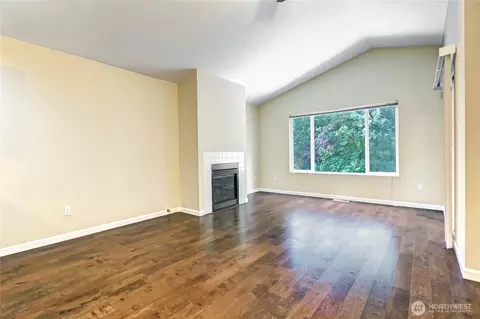 Living - 13700 56th Ave SE, Everett, WA 98208 photo 1 of 4