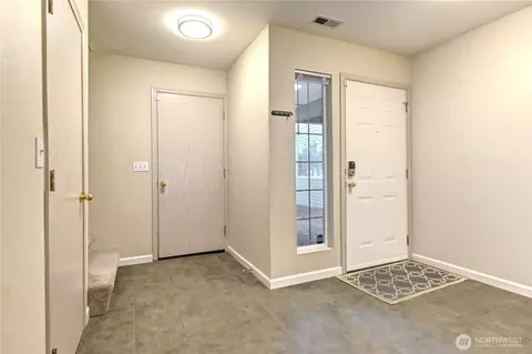 Entry Way - 13700 56th Ave SE, Everett, WA 98208 photo 1 of 1