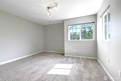 Bedroom - 13700 56th Ave SE, Everett, WA 98208 photo 3 of 4