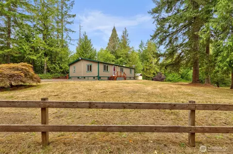 905 Griffiths Ln W, Seabeck, WA 98380