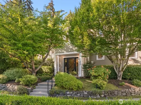 284 Wood Ave SW, Bainbridge Island, WA 98110