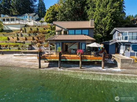 5904 Athens Beach Rd NW, Olympia, WA 98502
