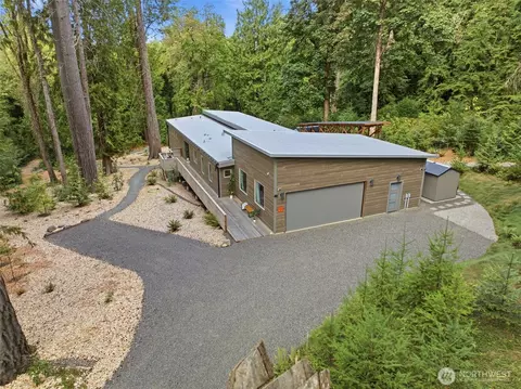 9720 NE Lofgren Rd, Bainbridge Island, WA 98110