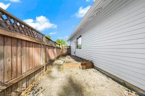 Exterior - 1226 224th Pl SW, Bothell, WA 98021 photo 5 of 5