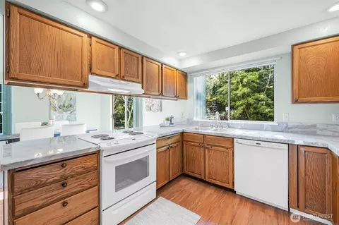 Kitchen - 1226 224th Pl SW, Bothell, WA 98021 photo 2 of 4