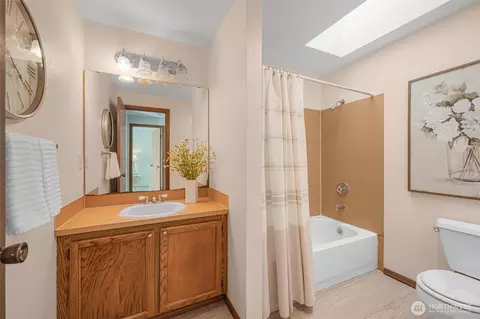 Bath - 1226 224th Pl SW, Bothell, WA 98021 photo 4 of 4