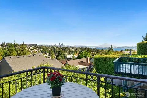 2472 Montavista Pl W, Seattle, WA 98199