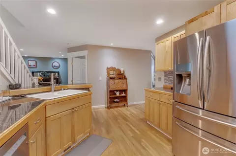 Kitchen - 160 E Soderberg Rd #L33, Allyn, WA 98524 photo 2 of 2