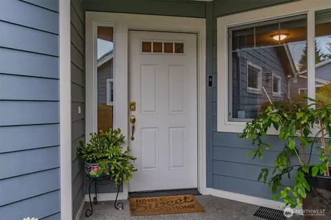 Entry Way - 160 E Soderberg Rd #L33, Allyn, WA 98524 photo 1 of 3