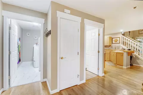 Entry Way - 160 E Soderberg Rd #L33, Allyn, WA 98524 photo 2 of 3