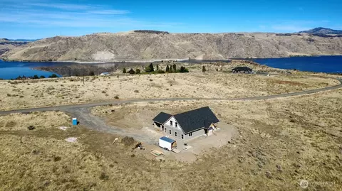 1675 Outer Range Dr E, Grand Coulee, WA 99133