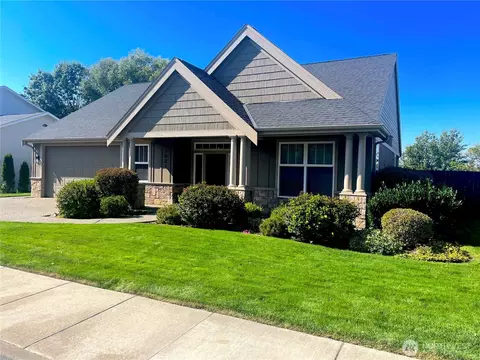 1023 SE Sentry Dr, College Place, WA 99324
