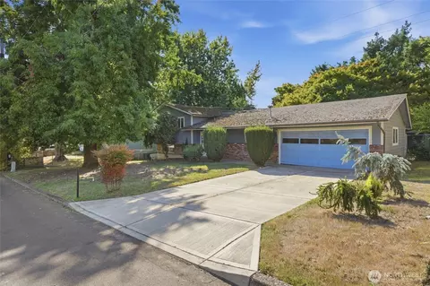 11308 NE 11th Ave, Vancouver, WA 98685
