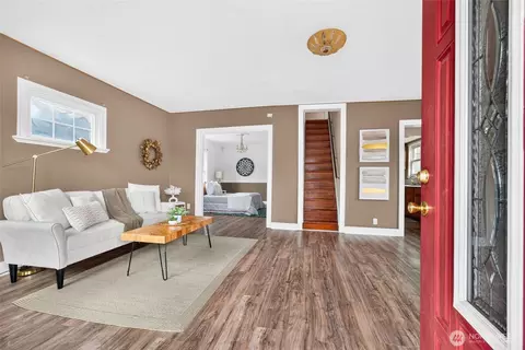 Entry Way - 1711 24th St, Everett, WA 98201 photo 2 of 2
